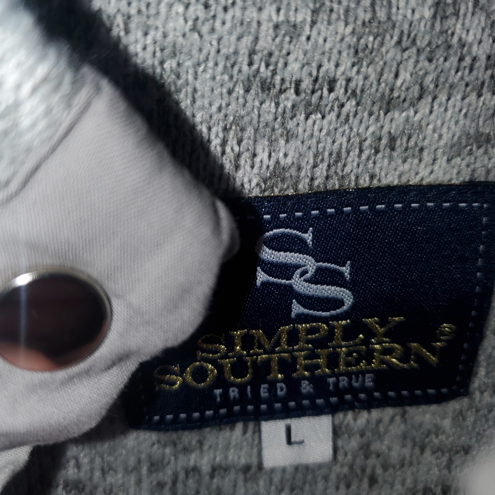 Simply southern pullover - Picture 3 of 3